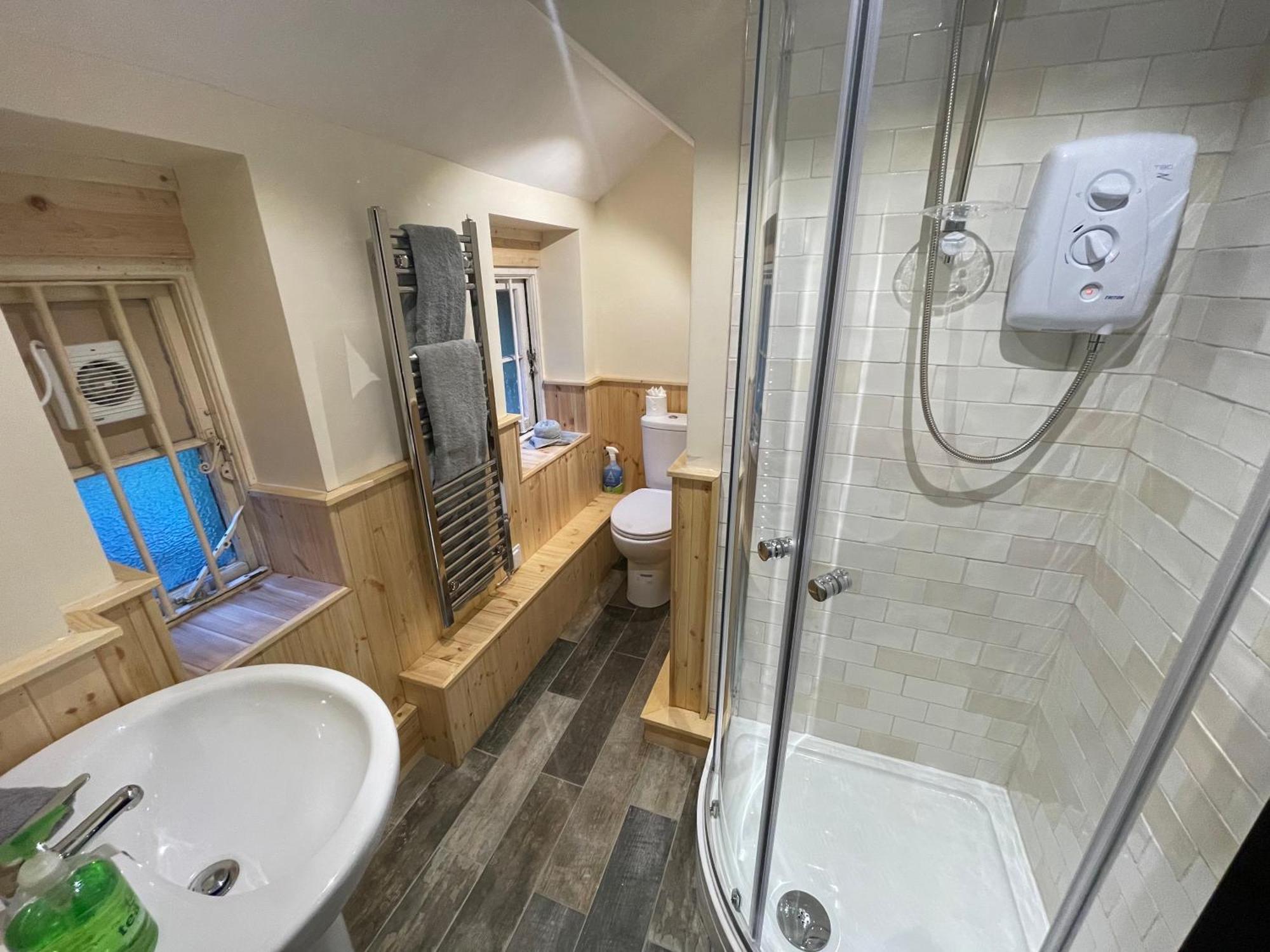 Large Historic Farmhouse In Rhondda Valley Perfect For Groups With Hot Tub Blaencwm ภายนอก รูปภาพ